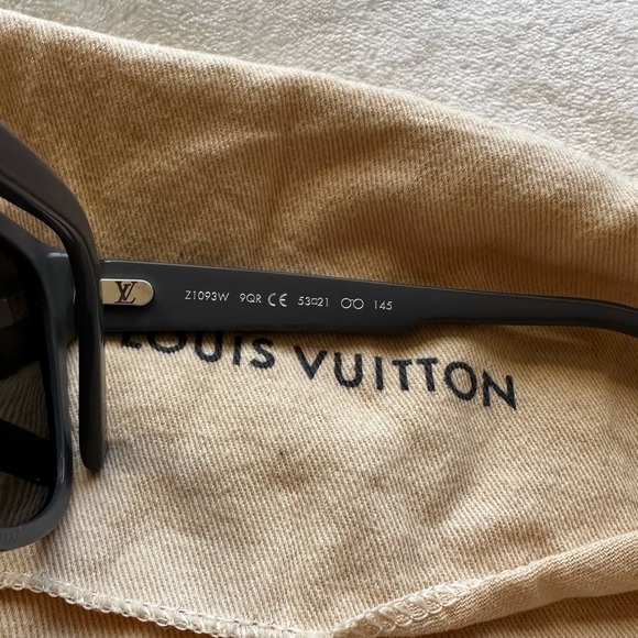 Louis Vuitton sunglasses main image 3